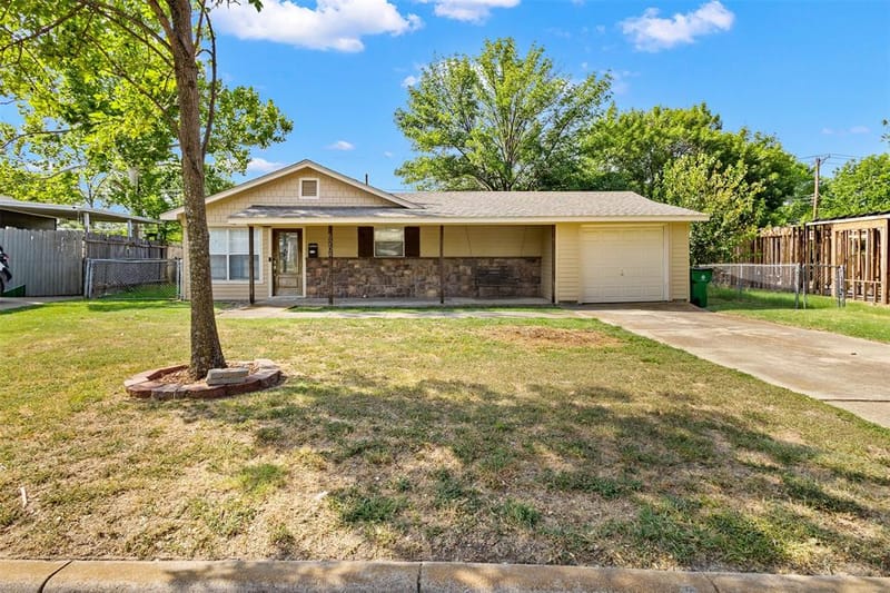 5204 Roxie Street, Haltom City TX 76117