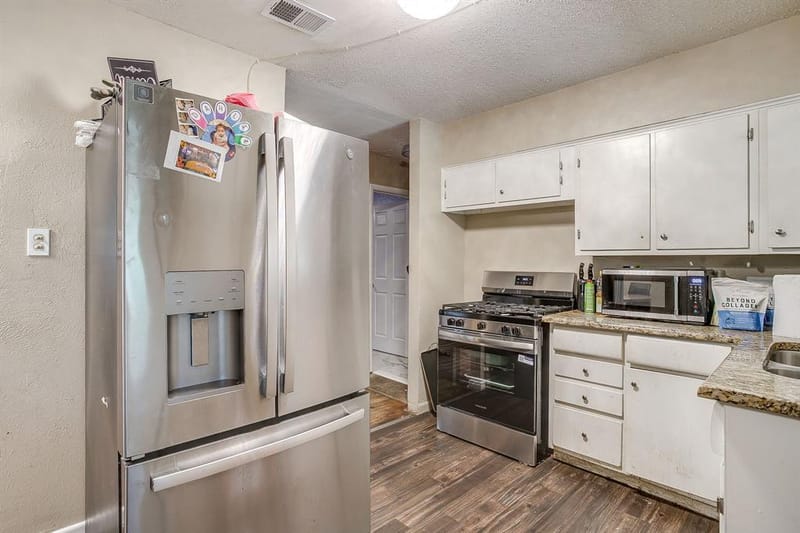 702 Lombardy Lane, Arlington TX 76013 - Photo 12