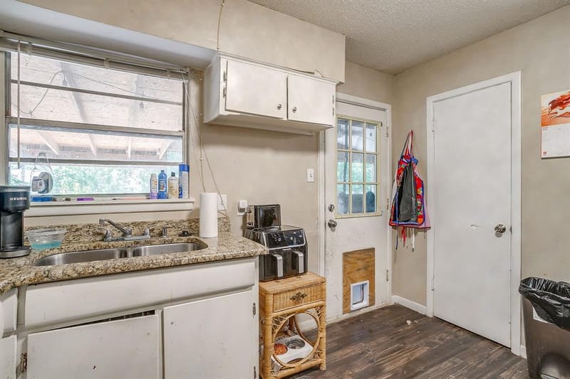 702 Lombardy Lane, Arlington TX 76013 - Photo 14