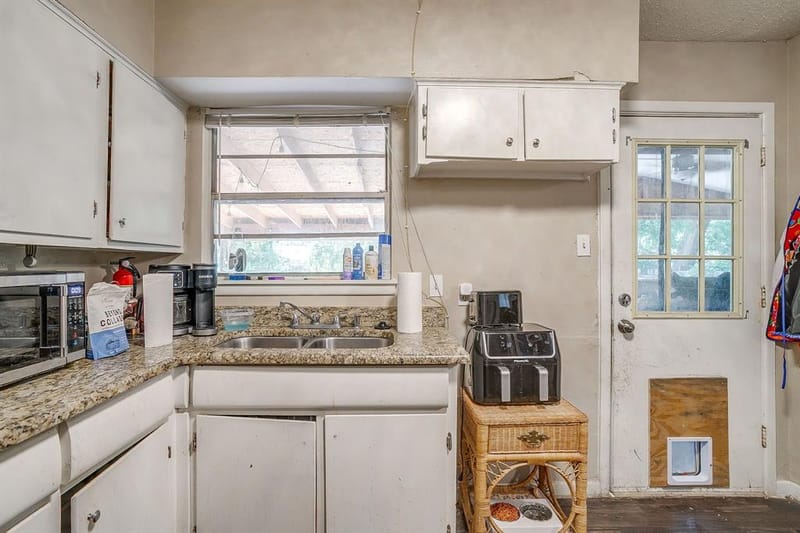 702 Lombardy Lane, Arlington TX 76013 - Photo 15