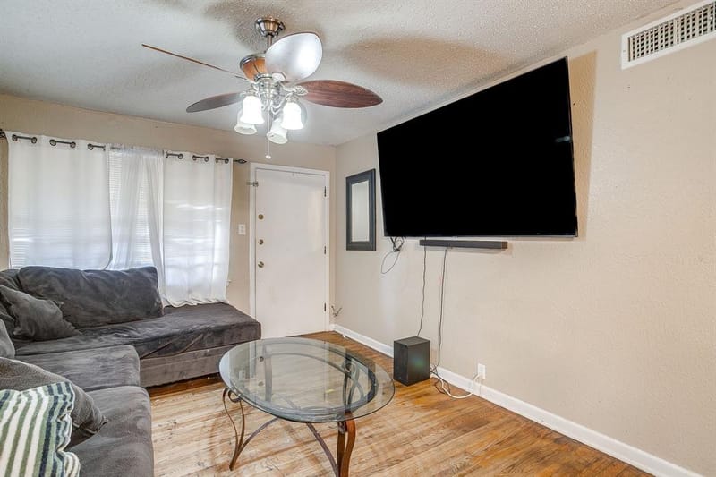 702 Lombardy Lane, Arlington TX 76013 - Photo 8