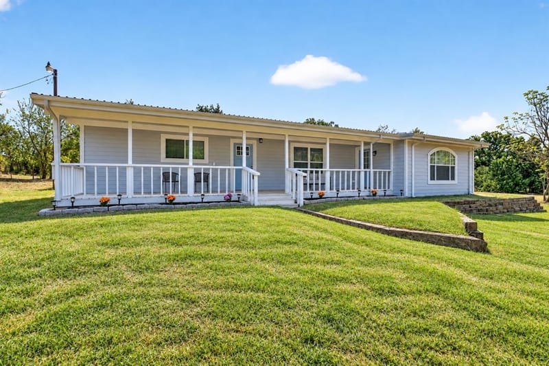 795 Meadow Road, Springtown TX 76082 - Photo 2