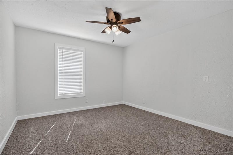795 Meadow Road, Springtown TX 76082 - Photo 17