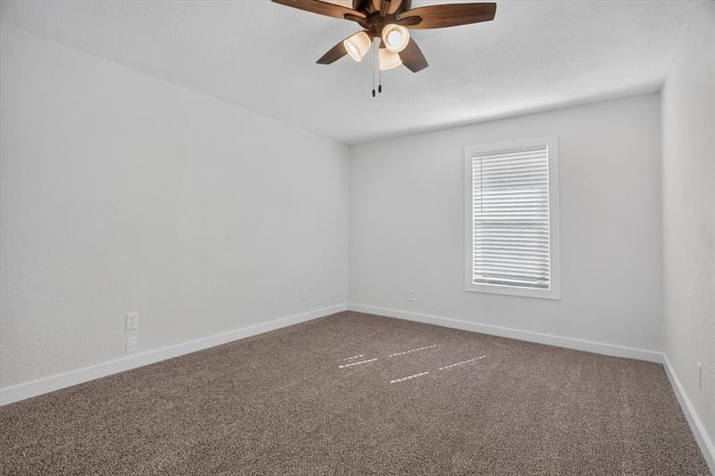 795 Meadow Road, Springtown TX 76082 - Photo 16
