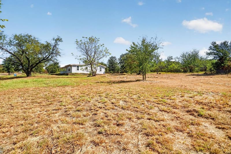 795 Meadow Road, Springtown TX 76082 - Photo 22
