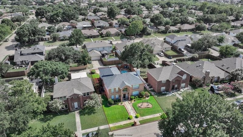 1324 Black Oak Drive, Carrollton TX 75007 - Photo 4
