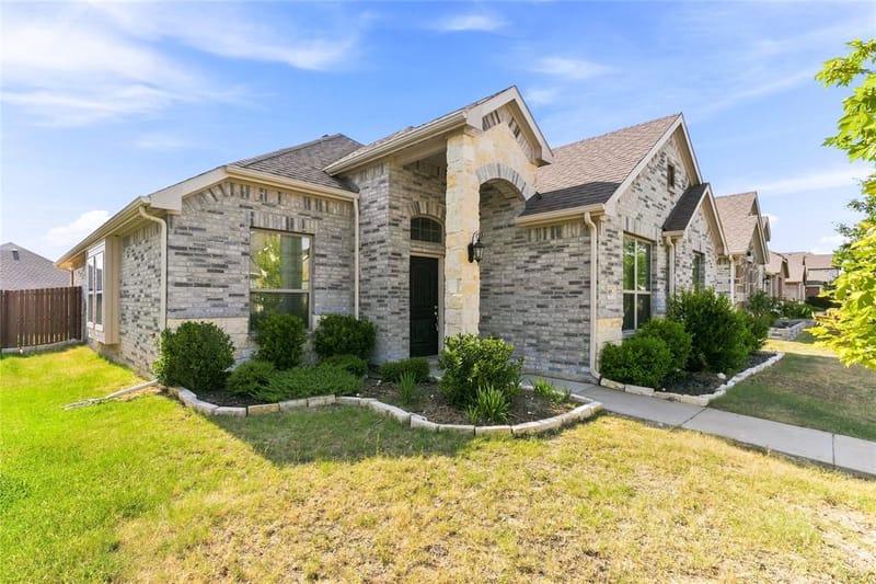 105 Finlee Lane, Red Oak TX 75154 - Photo 3