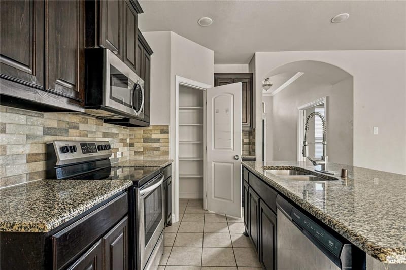 105 Finlee Lane, Red Oak TX 75154 - Photo 14