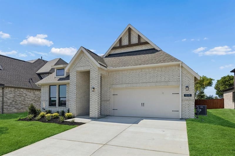 1013 Goldenrod Drive, Justin TX 76247 - Photo 2