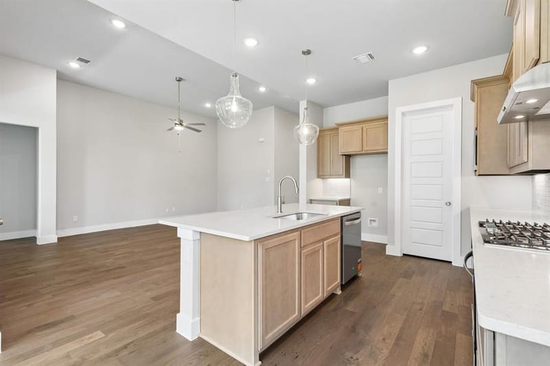 1013 Goldenrod Drive, Justin TX 76247 - Photo 6