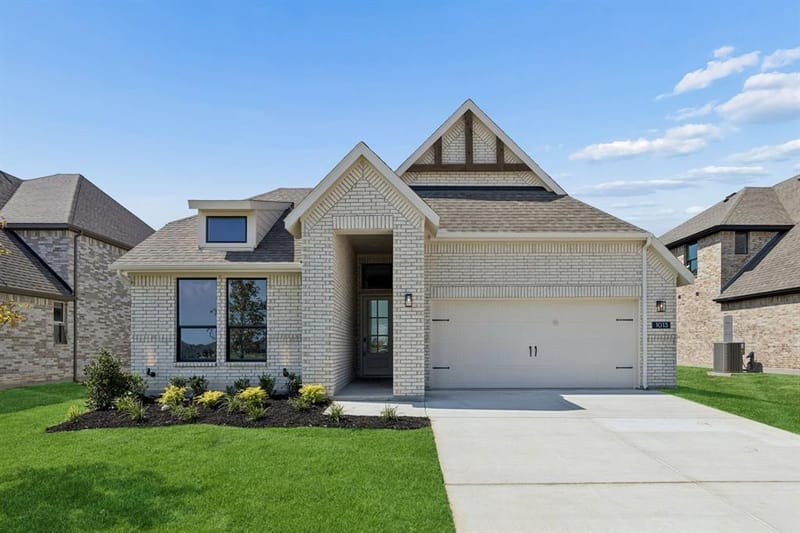 1013 Goldenrod Drive, Justin TX 76247