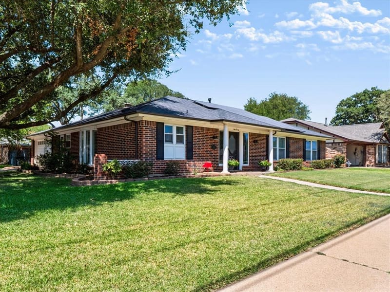 420 Cannon Drive, Hurst TX 76054 - Photo 3