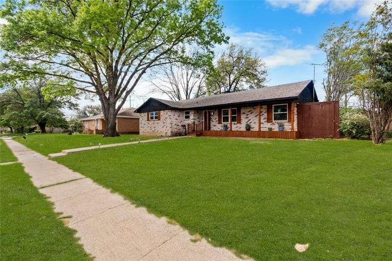 6211 Symphony Lane, Dallas TX 75227 - Photo 2