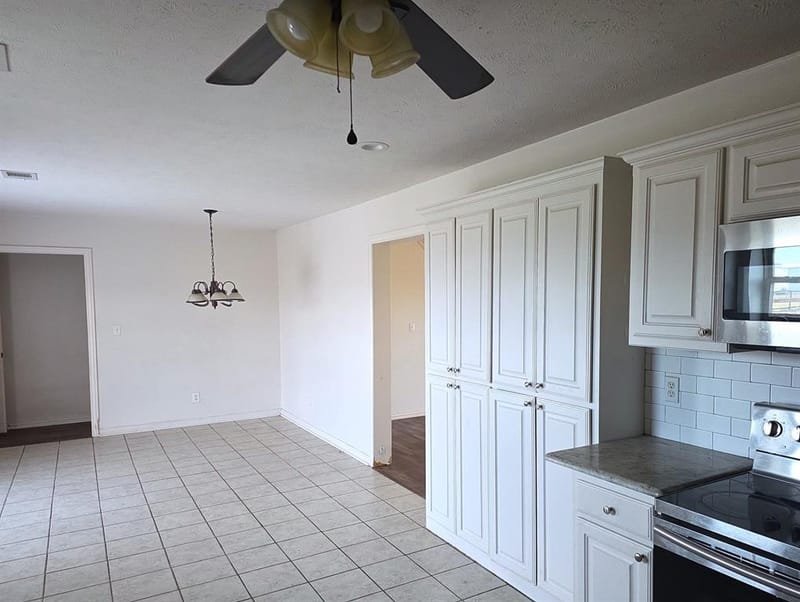 10456 Gentry Drive, Justin TX 76247 - Photo 6