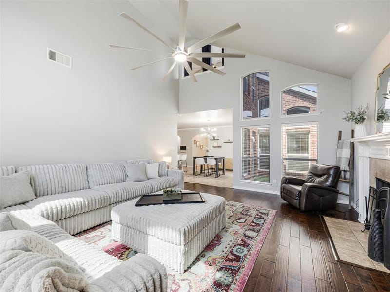 13827 Plum Valley Drive, Frisco TX 75033 - Photo 2