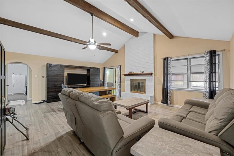 129 Texas Avenue, Hewitt TX 76643 - Photo 3