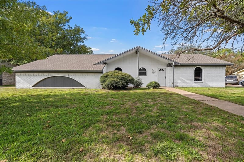 129 Texas Avenue, Hewitt TX 76643