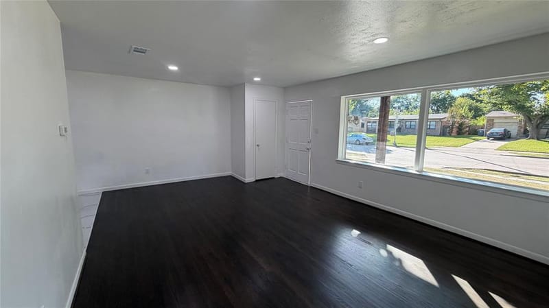 10816 Mandalay Drive, Dallas TX 75228 - Photo 10