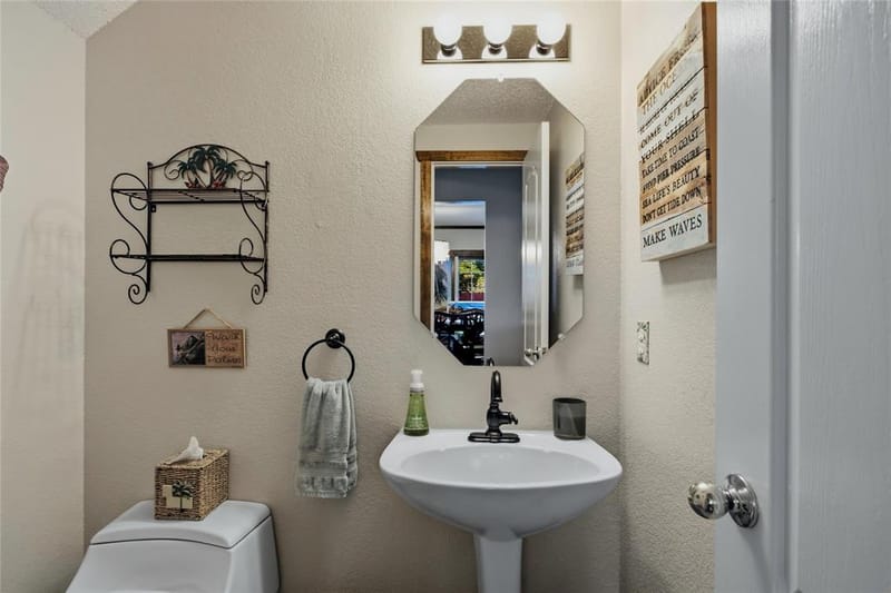 6001 Prairie Wood Court, Arlington TX 76018 - Photo 12