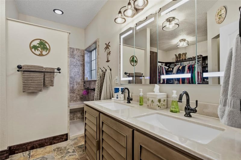 6001 Prairie Wood Court, Arlington TX 76018 - Photo 15