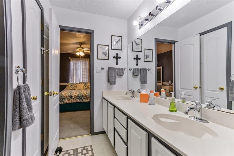 6001 Prairie Wood Court, Arlington TX 76018 - Photo 21