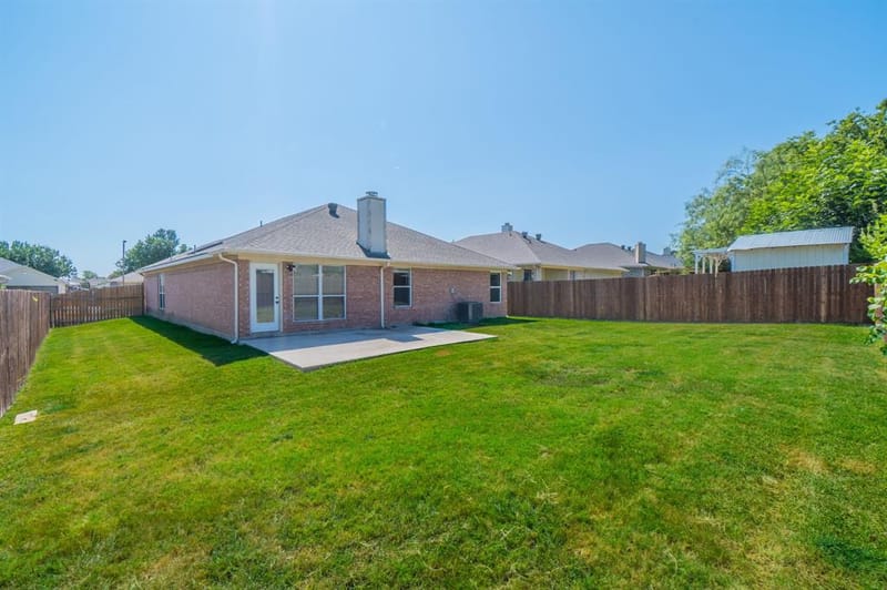6004 Summerfield, Arlington TX 76018 - Photo 5