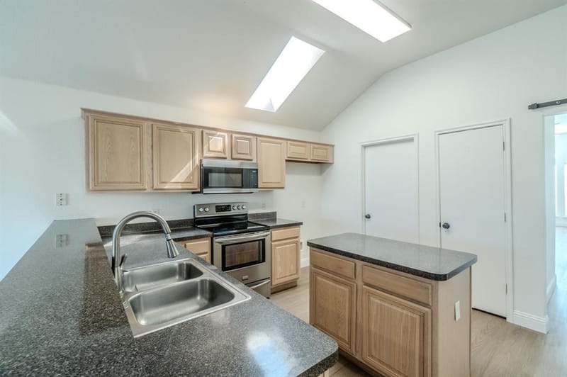 6004 Summerfield, Arlington TX 76018 - Photo 11