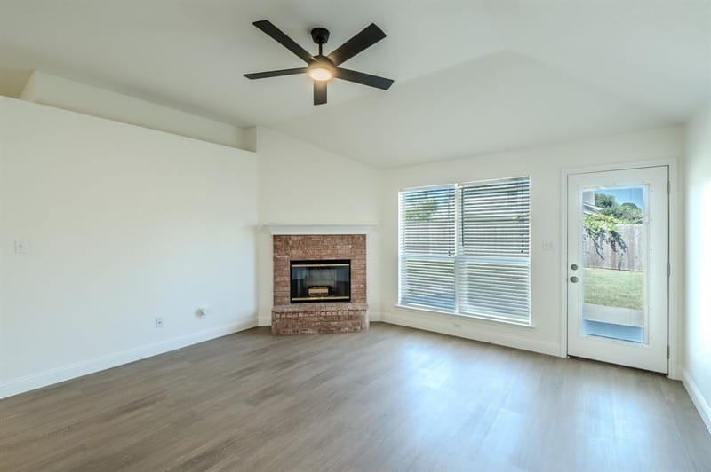 6004 Summerfield, Arlington TX 76018 - Photo 8