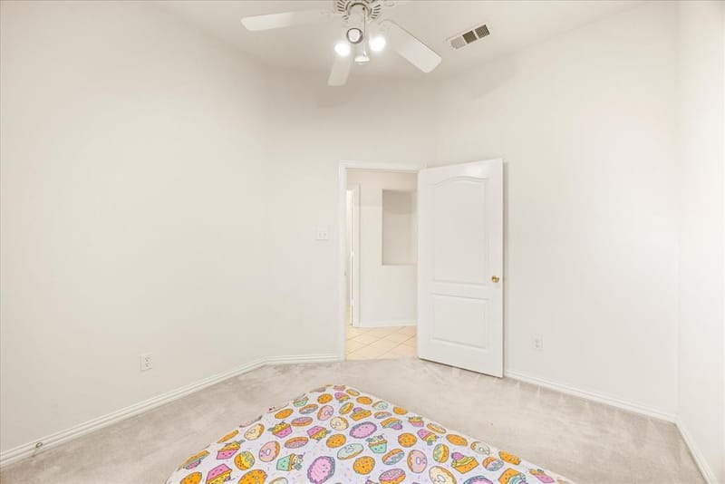 621 Creekview Drive, Burleson TX 76028 - Photo 27