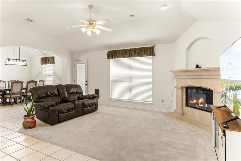 621 Creekview Drive, Burleson TX 76028 - Photo 6