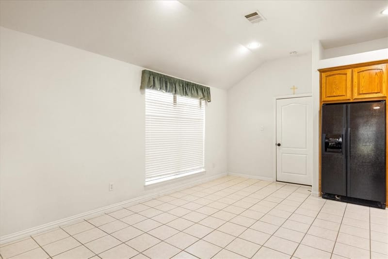 621 Creekview Drive, Burleson TX 76028 - Photo 21