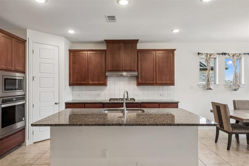 1804 Landing Street, Mansfield TX 76063 - Photo 8