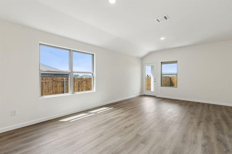 859 Hillcrest Boulevard, Princeton TX 75407 - Photo 7