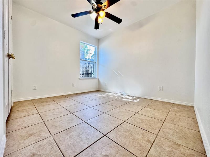 1912 Hurley Avenue, Fort Worth TX 76110 - Photo 17