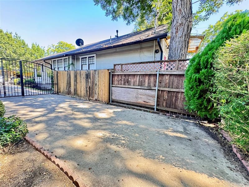 1912 Hurley Avenue, Fort Worth TX 76110 - Photo 21
