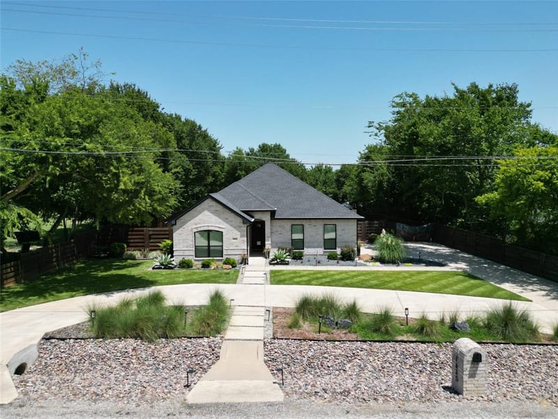 1635 Frederick Street, Lancaster TX 75134