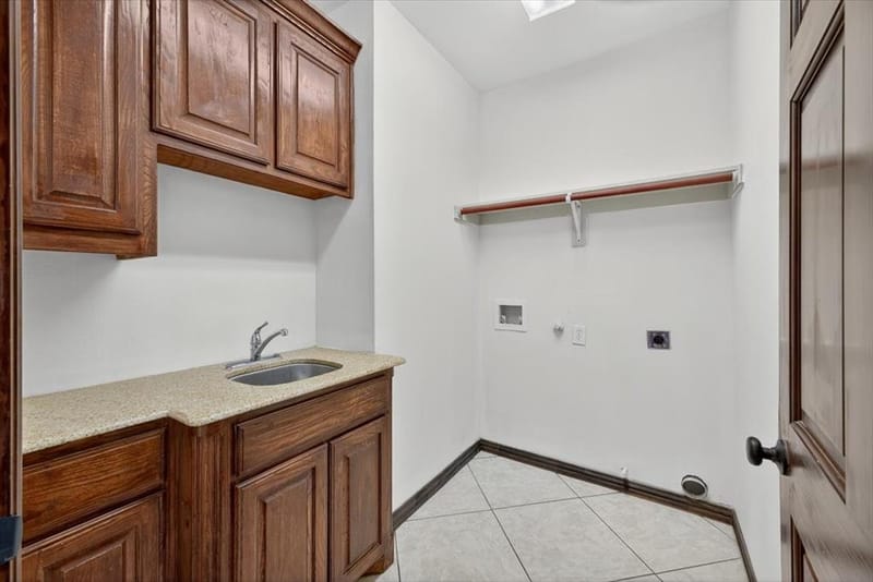 3532 W Jefferson Boulevard, Dallas TX 75211 - Photo 11