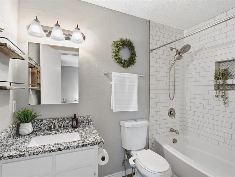 6206 Hott Springs Drive, Arlington TX 76001 - Photo 13