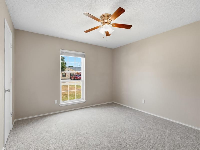 6206 Hott Springs Drive, Arlington TX 76001 - Photo 16