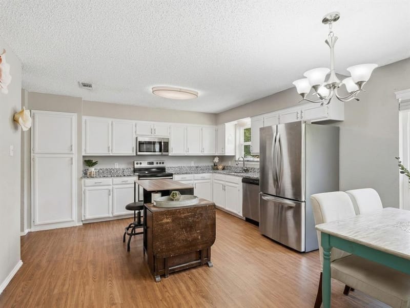 6206 Hott Springs Drive, Arlington TX 76001 - Photo 7