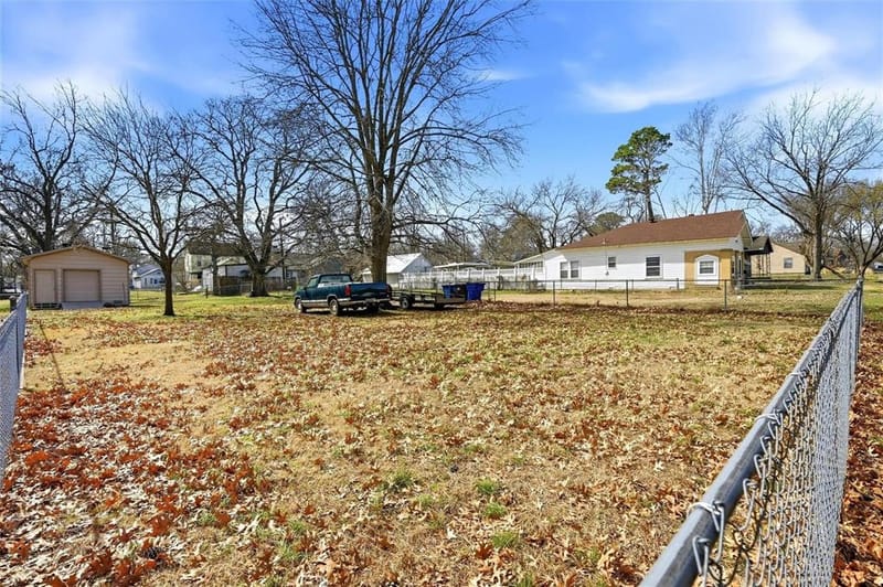 918 W Morgan Street, Denison TX 75020 - Photo 8