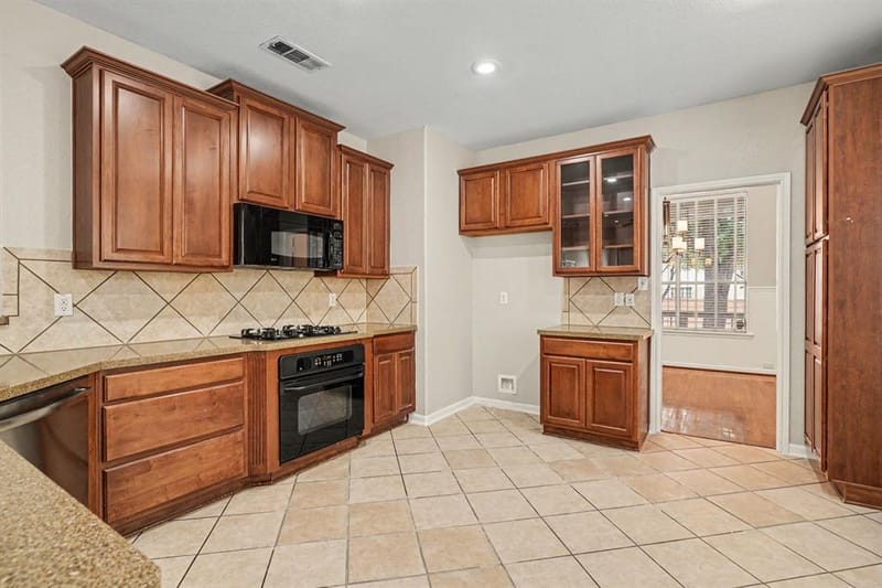 9805 Lacey Lane, Fort Worth TX 76244 - Photo 6