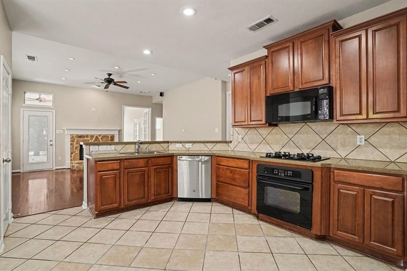 9805 Lacey Lane, Fort Worth TX 76244 - Photo 7