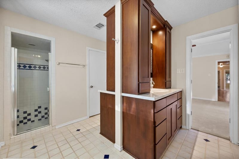 1919 Creek Wood Drive, Arlington TX 76006 - Photo 22