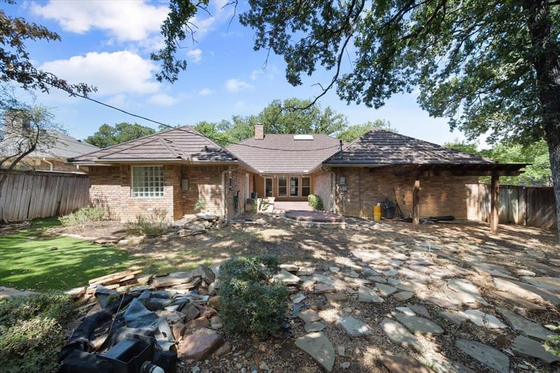 1919 Creek Wood Drive, Arlington TX 76006 - Photo 34