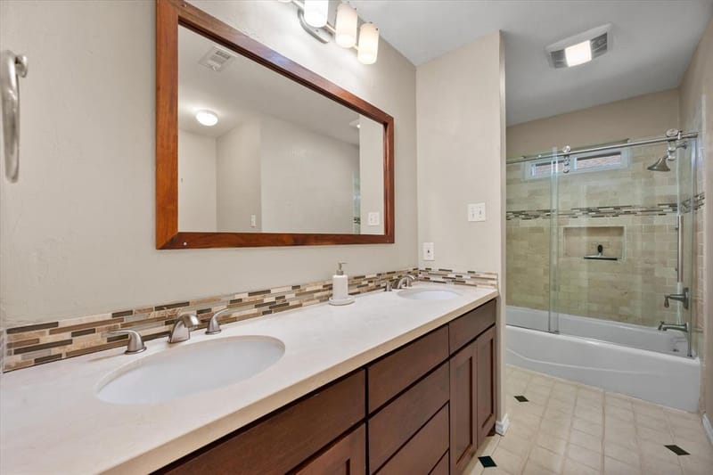 1919 Creek Wood Drive, Arlington TX 76006 - Photo 29