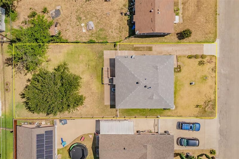 5020 Hartford Drive, River Oaks TX 76114 - Photo 2
