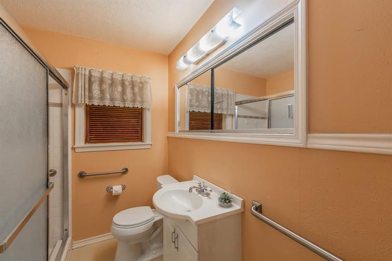 5020 Hartford Drive, River Oaks TX 76114 - Photo 9