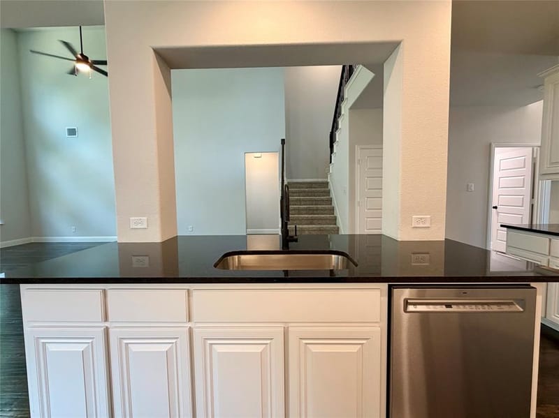 520 Aldred Street, Greenville TX 75401 - Photo 12