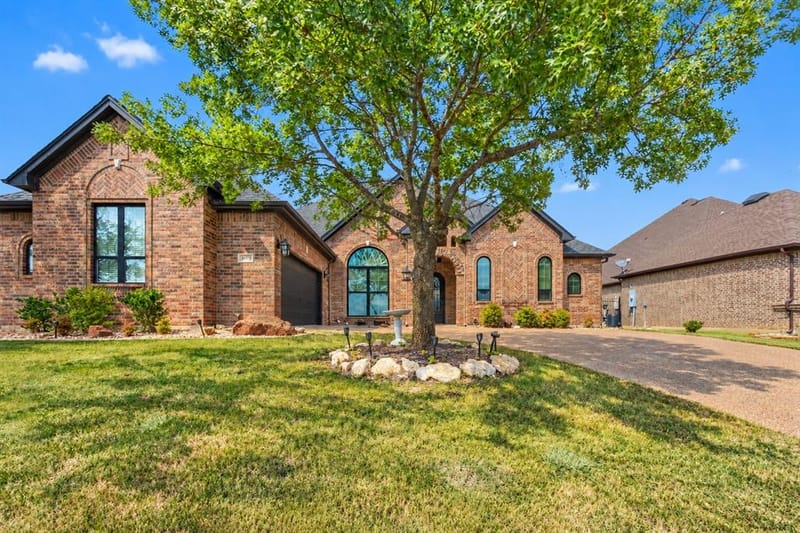 11029 Hawkins Home Boulevard, Benbrook TX 76126 - Photo 2
